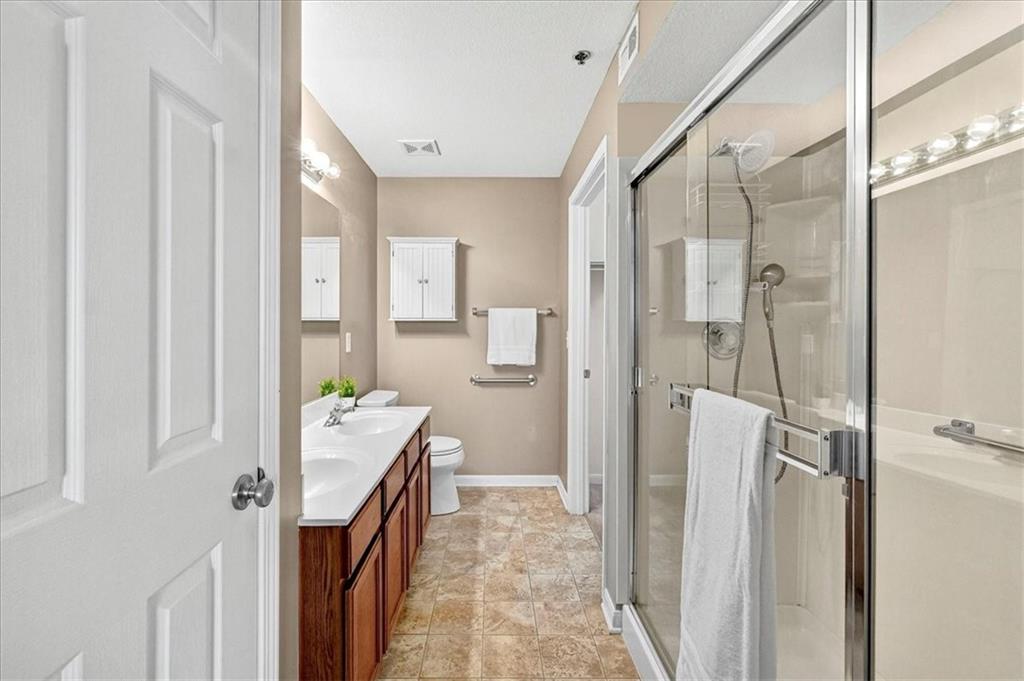 8030 N Drury Avenue Unit: 1A