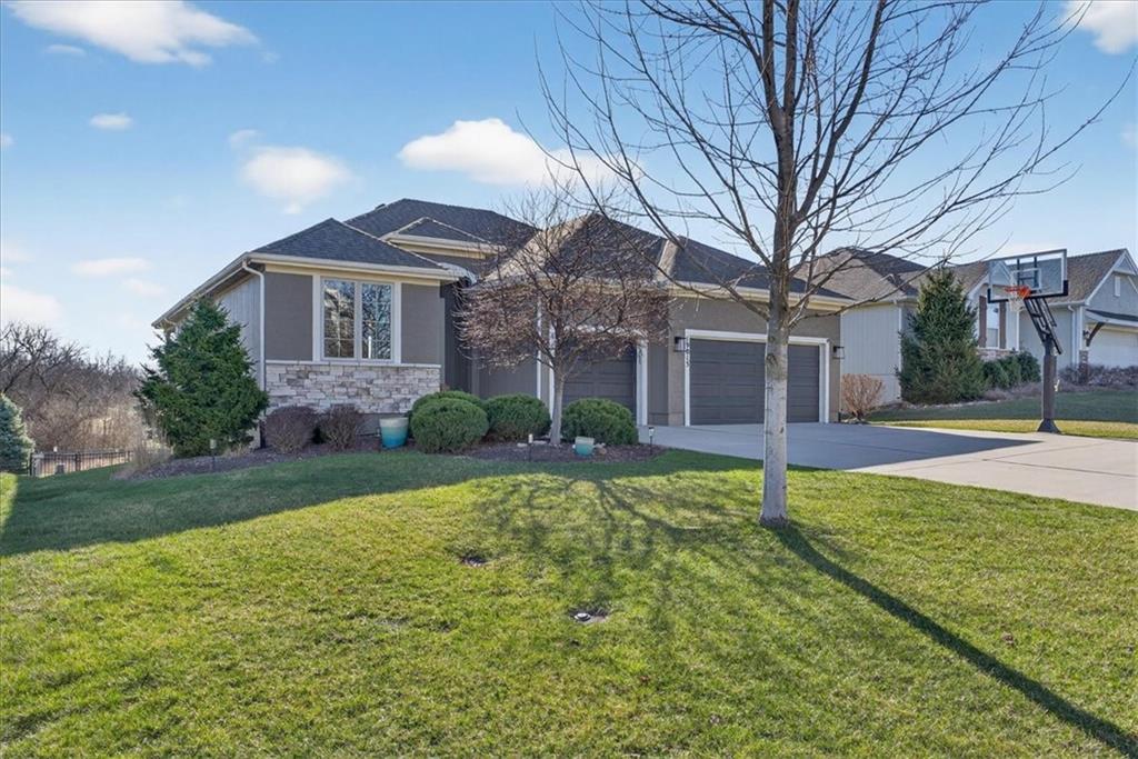 19013 Deer Run Street