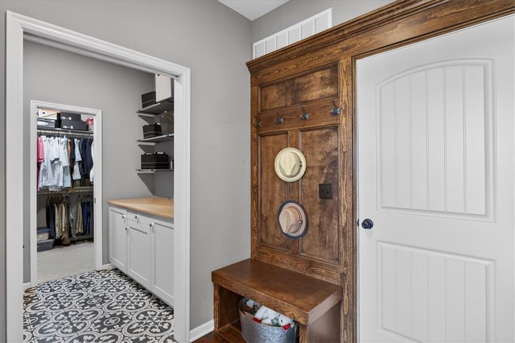 19013 Deer Run Street