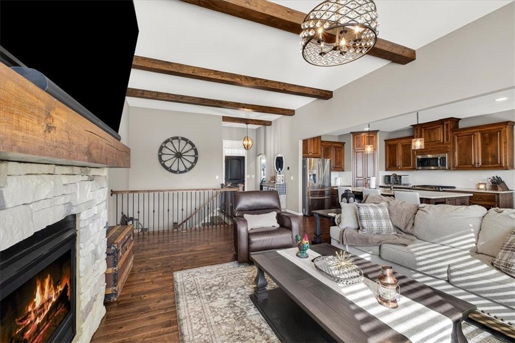 19013 Deer Run Street