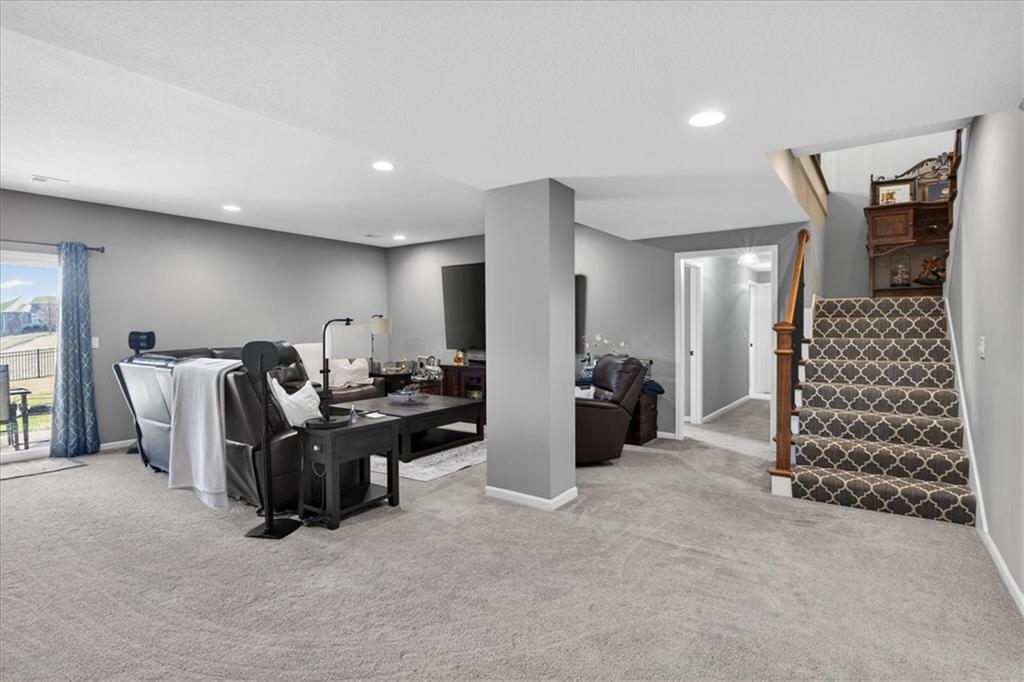 19013 Deer Run Street