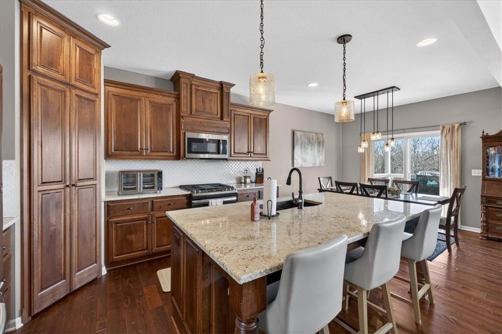 19013 Deer Run Street