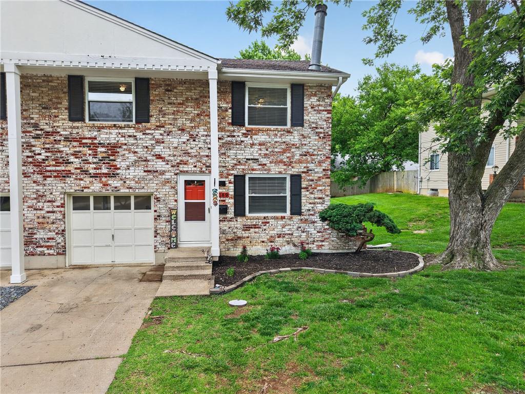 7189 NW Chapel Woods Lane