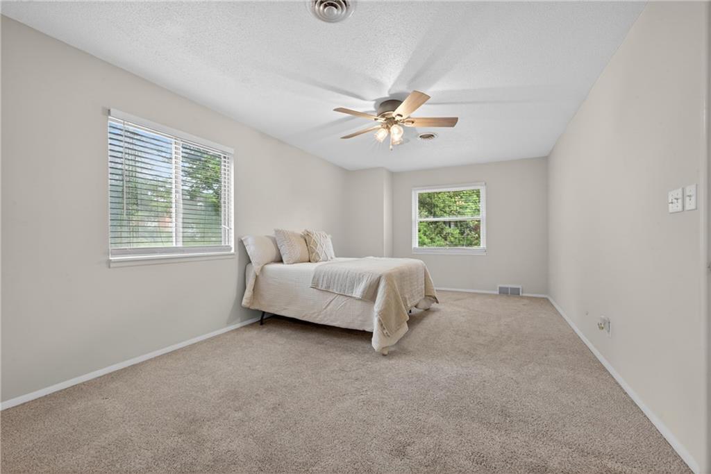 7189 NW Chapel Woods Lane