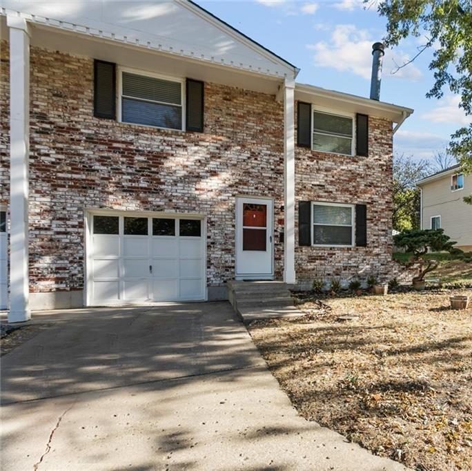 7189 NW Chapel Woods Lane