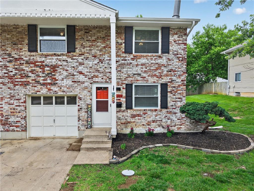7189 NW Chapel Woods Lane