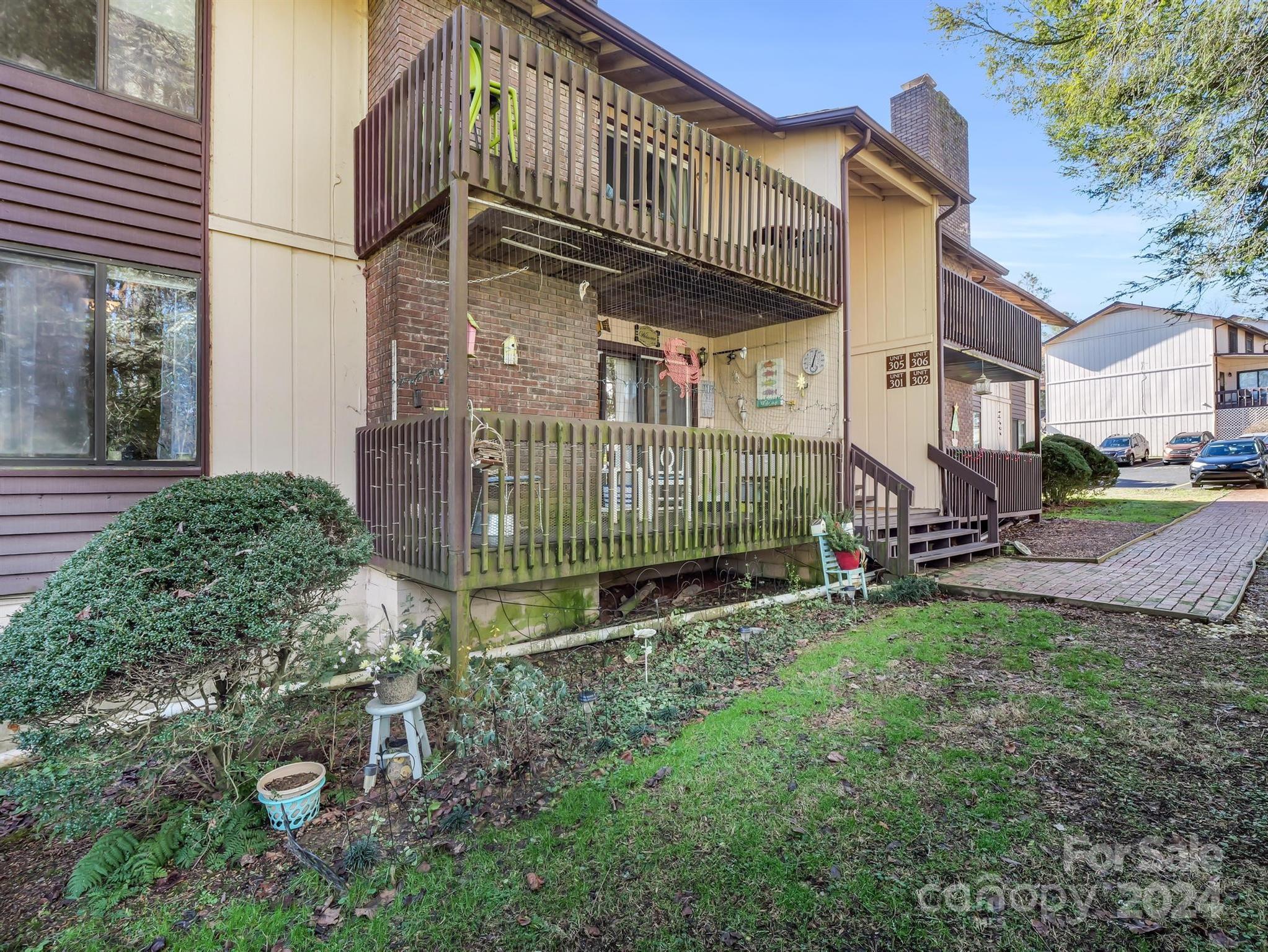 71 Shepard Square Unit: 303