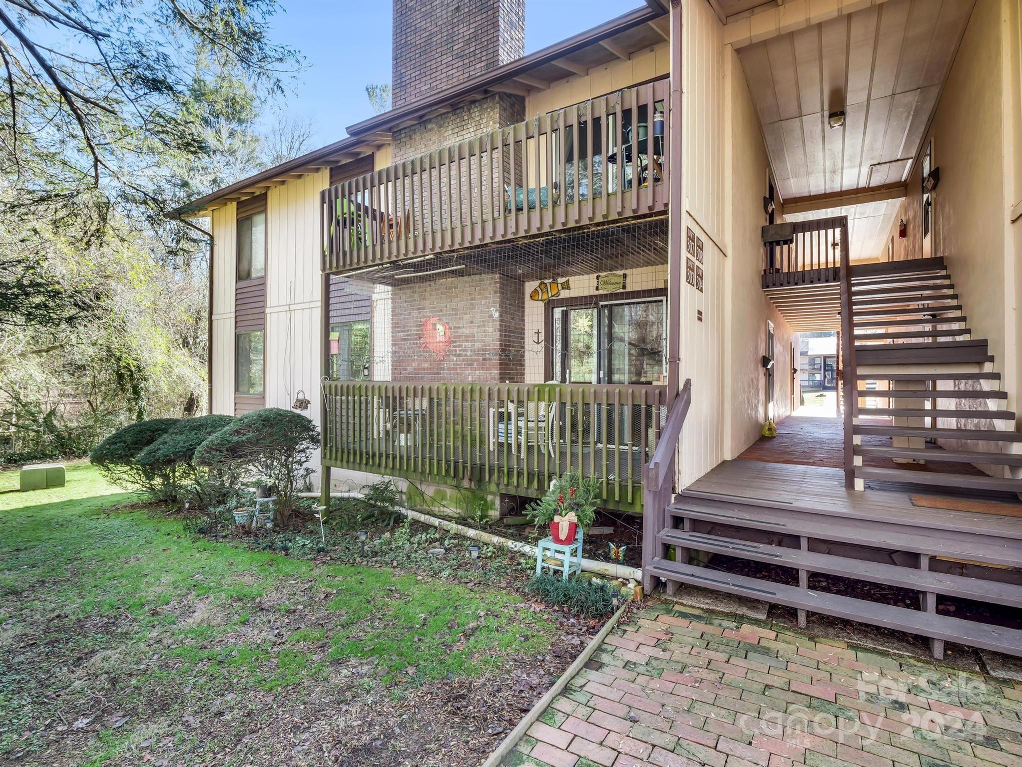 71 Shepard Square Unit: 303