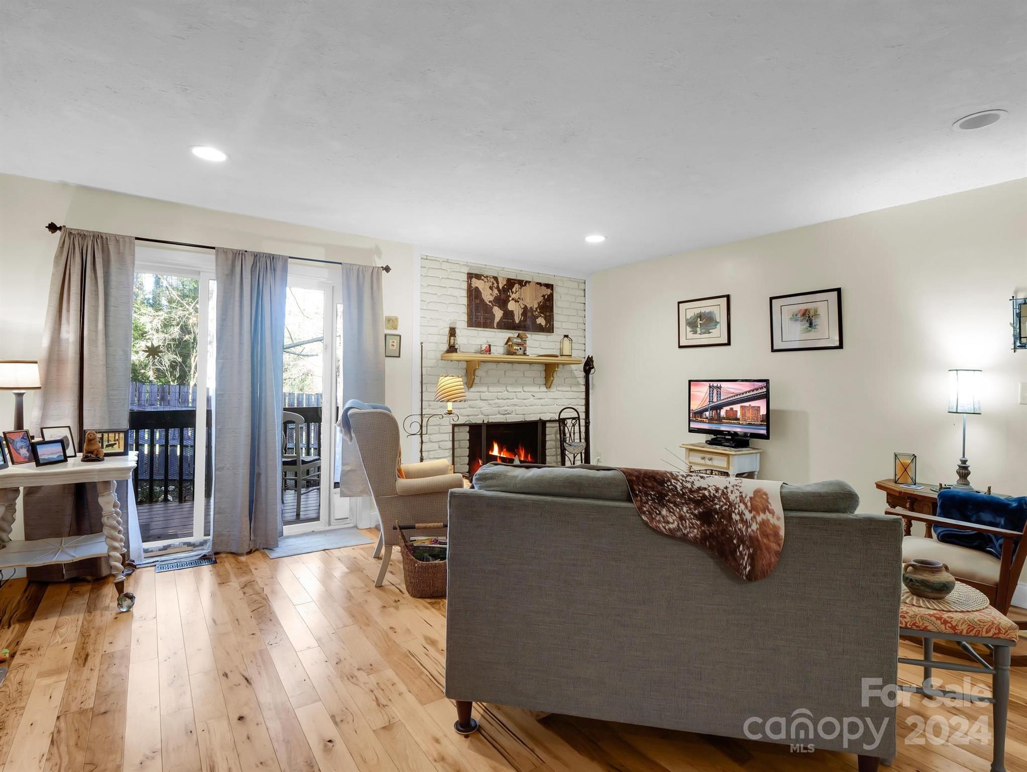 71 Shepard Square Unit: 303