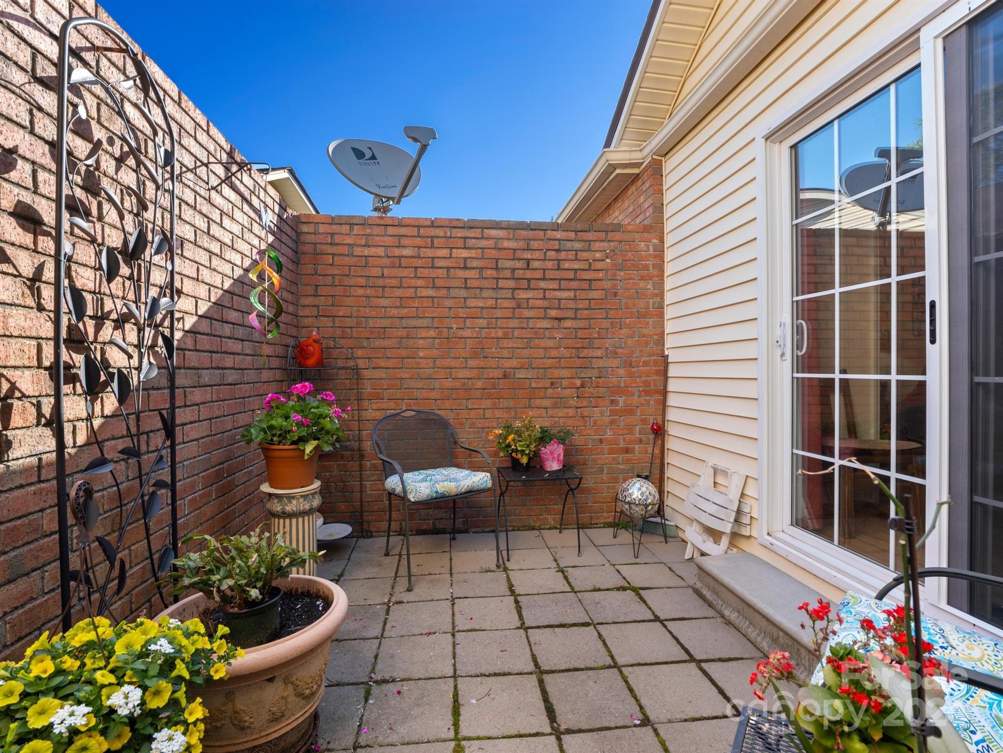 141 Exeter Court