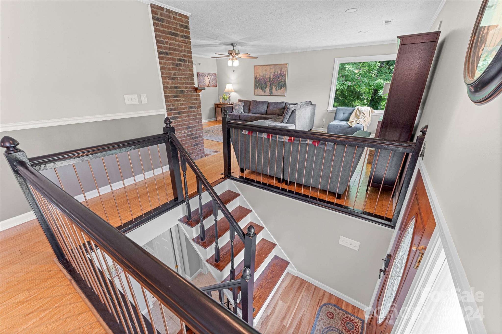 105 E Whisperwood Circle