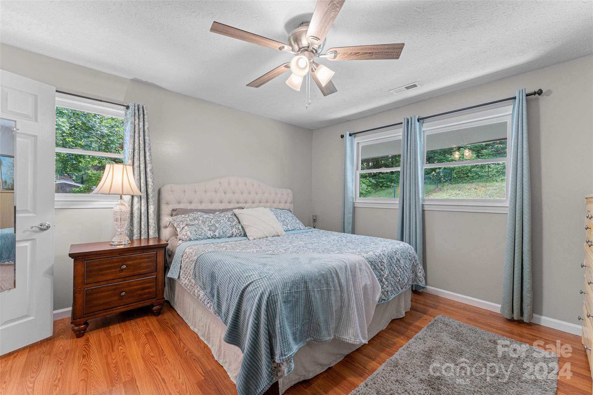 105 E Whisperwood Circle