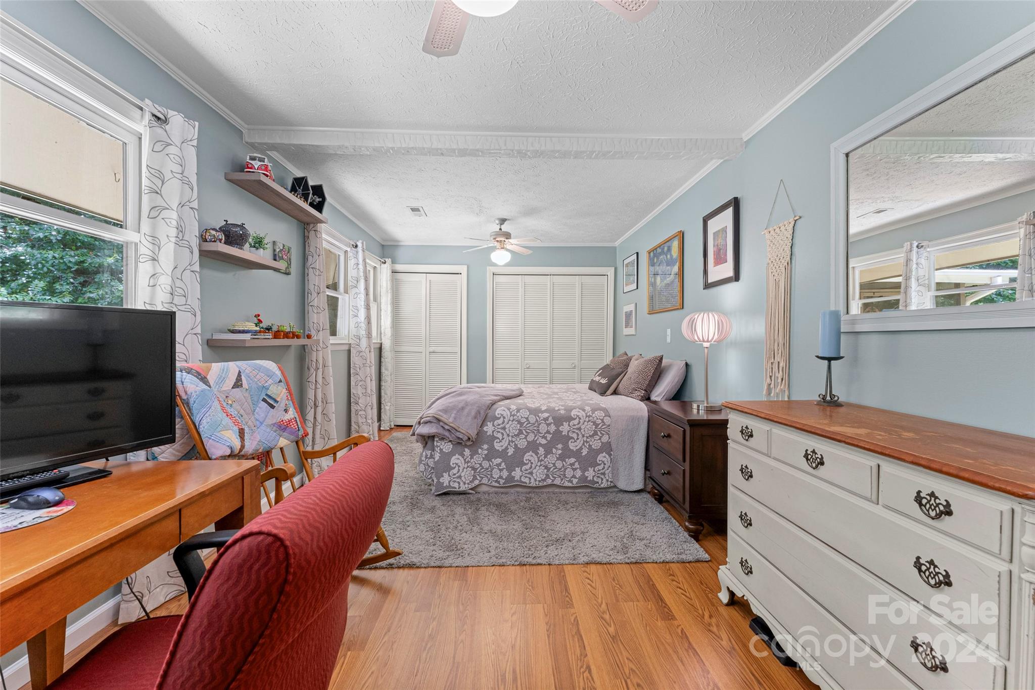 105 E Whisperwood Circle