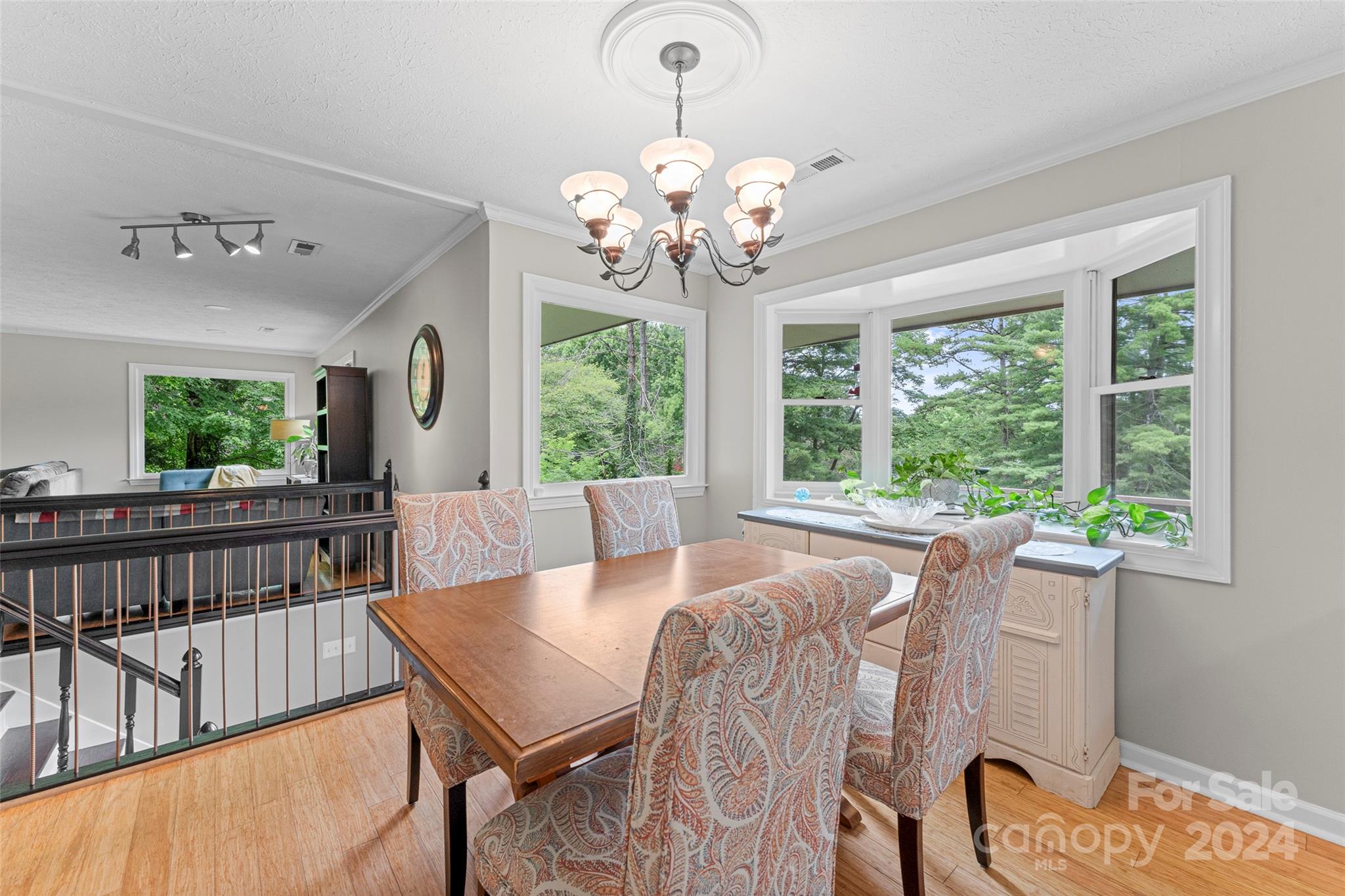 105 E Whisperwood Circle