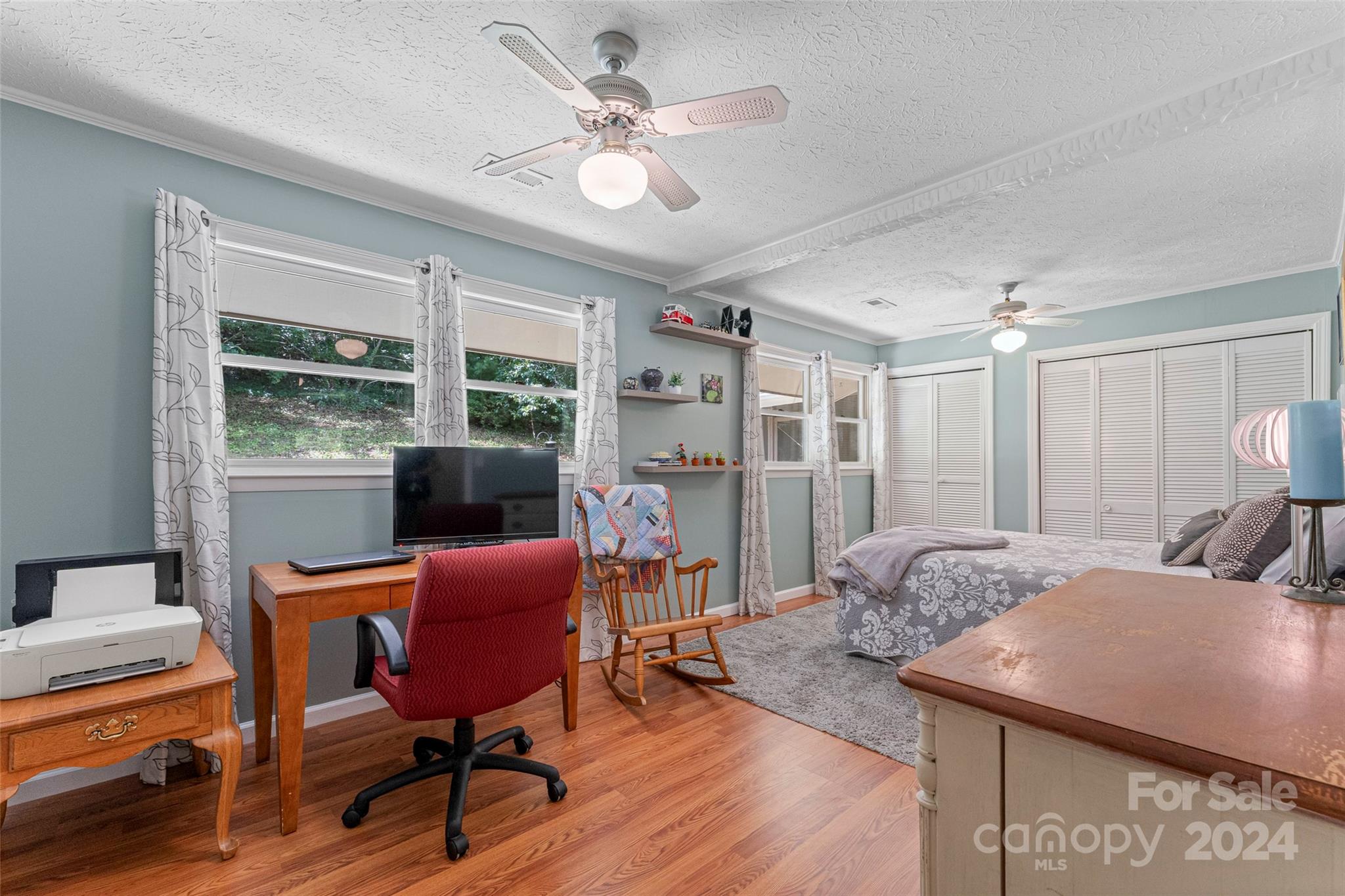 105 E Whisperwood Circle
