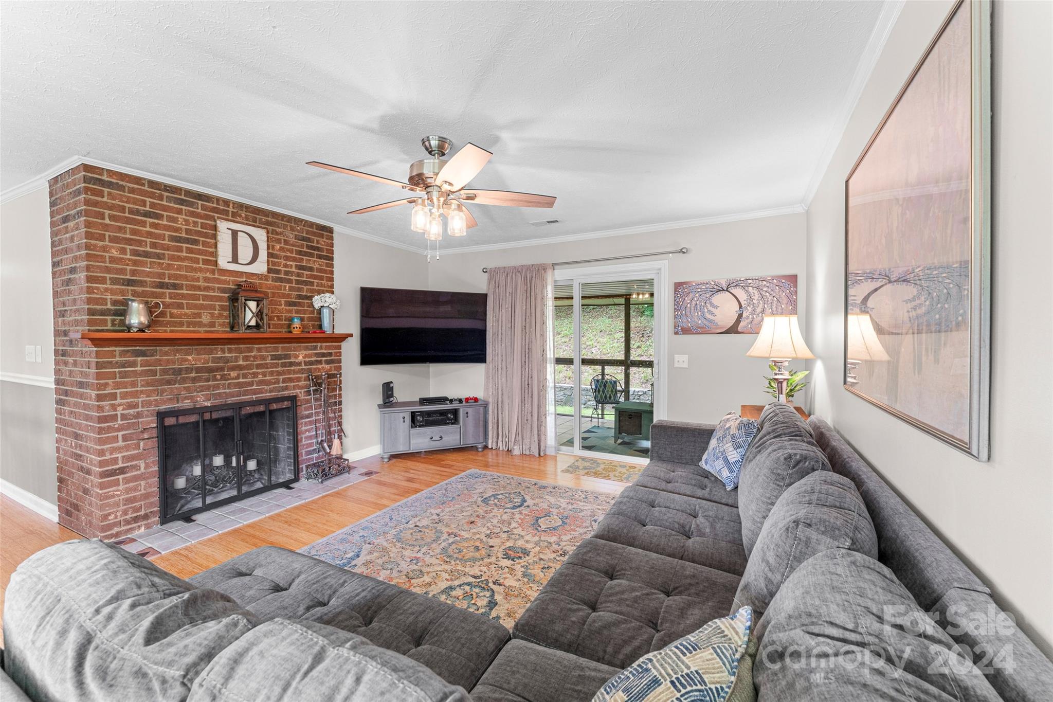 105 E Whisperwood Circle