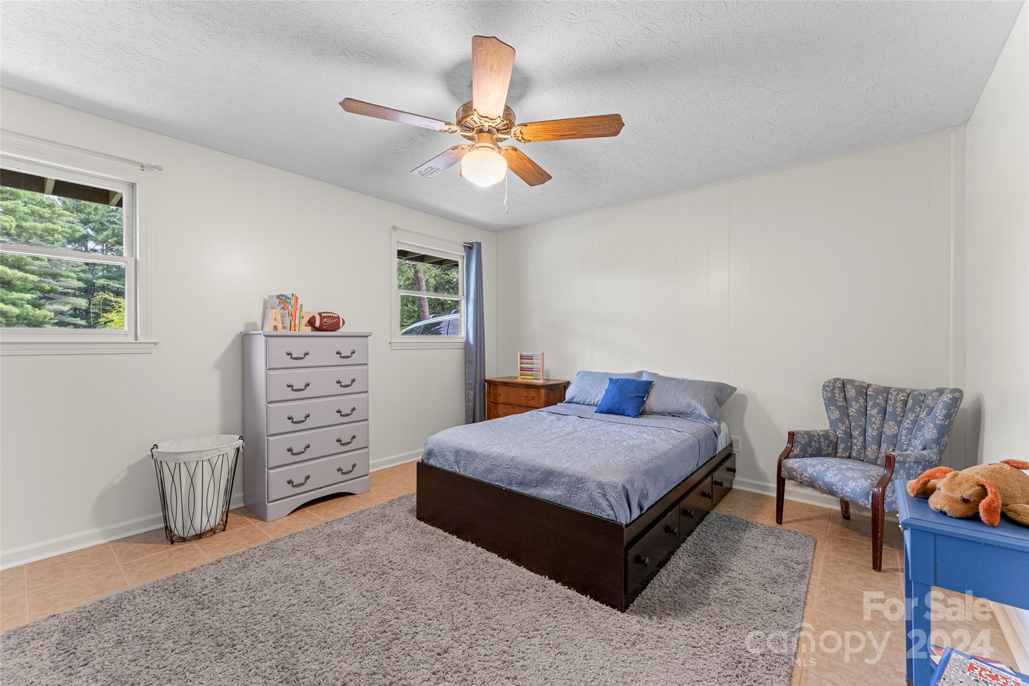 105 E Whisperwood Circle