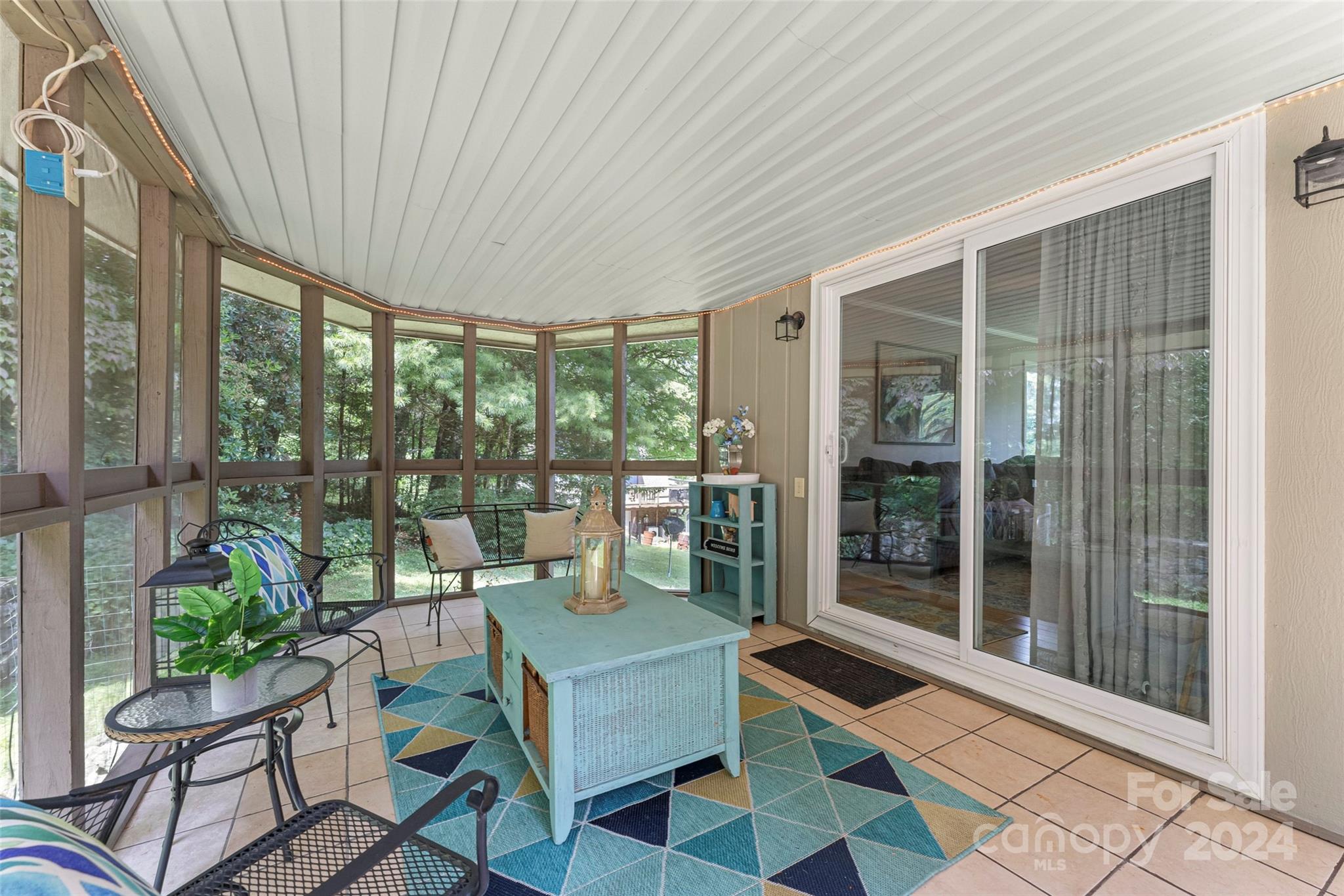 105 E Whisperwood Circle