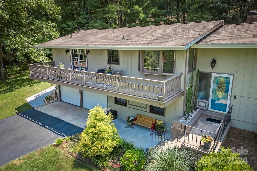 105 E Whisperwood Circle