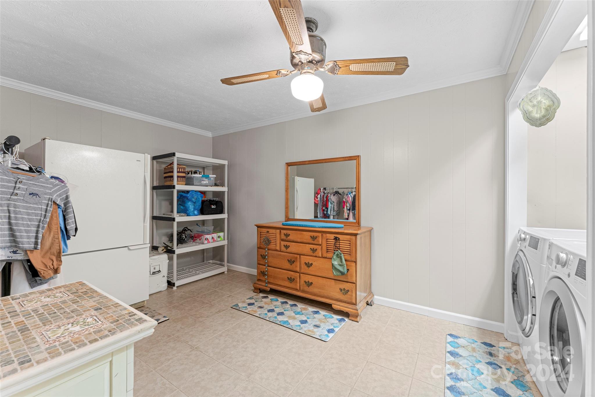 105 E Whisperwood Circle