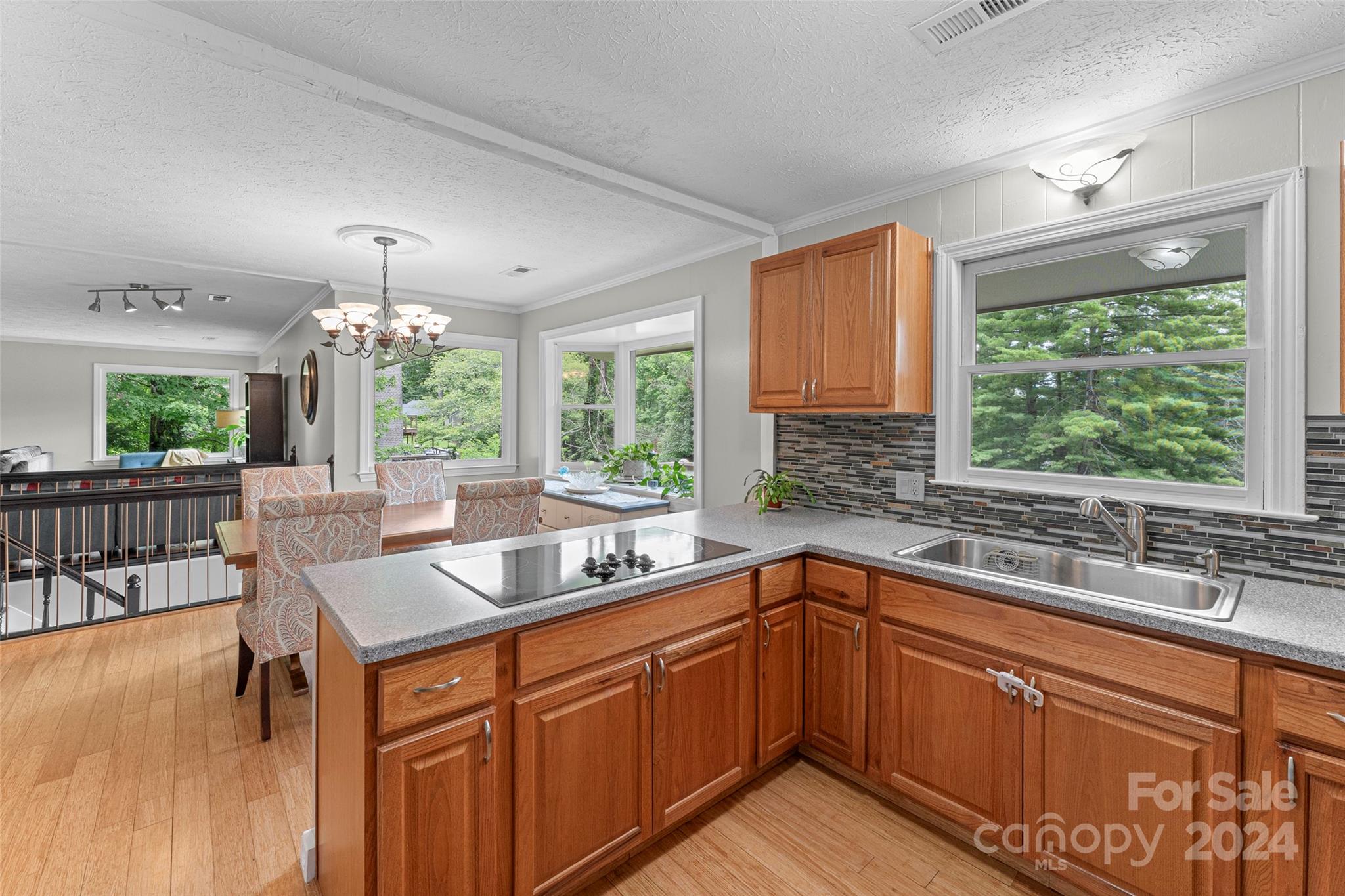 105 E Whisperwood Circle