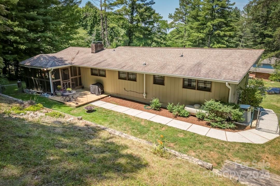 105 E Whisperwood Circle