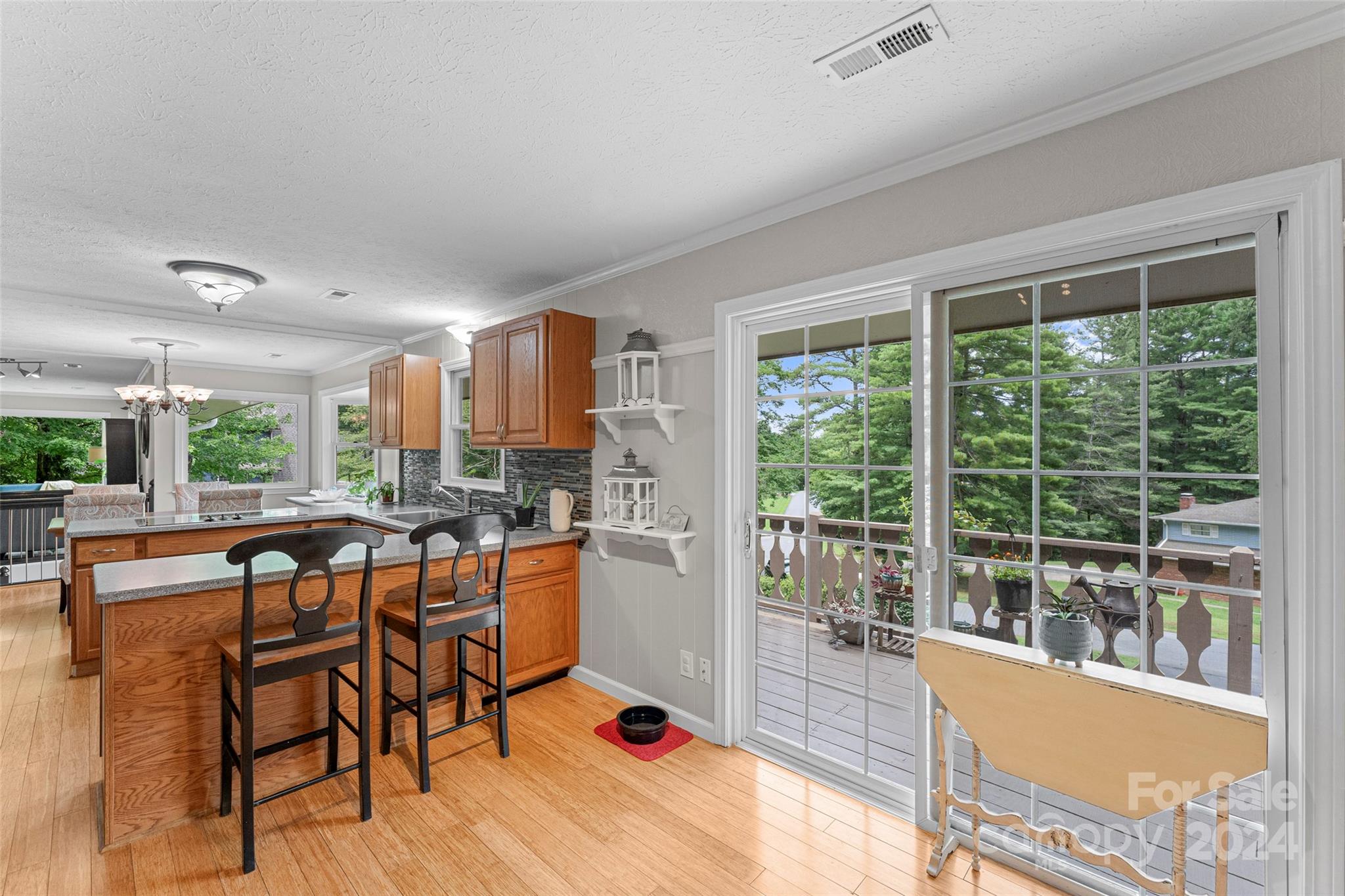 105 E Whisperwood Circle