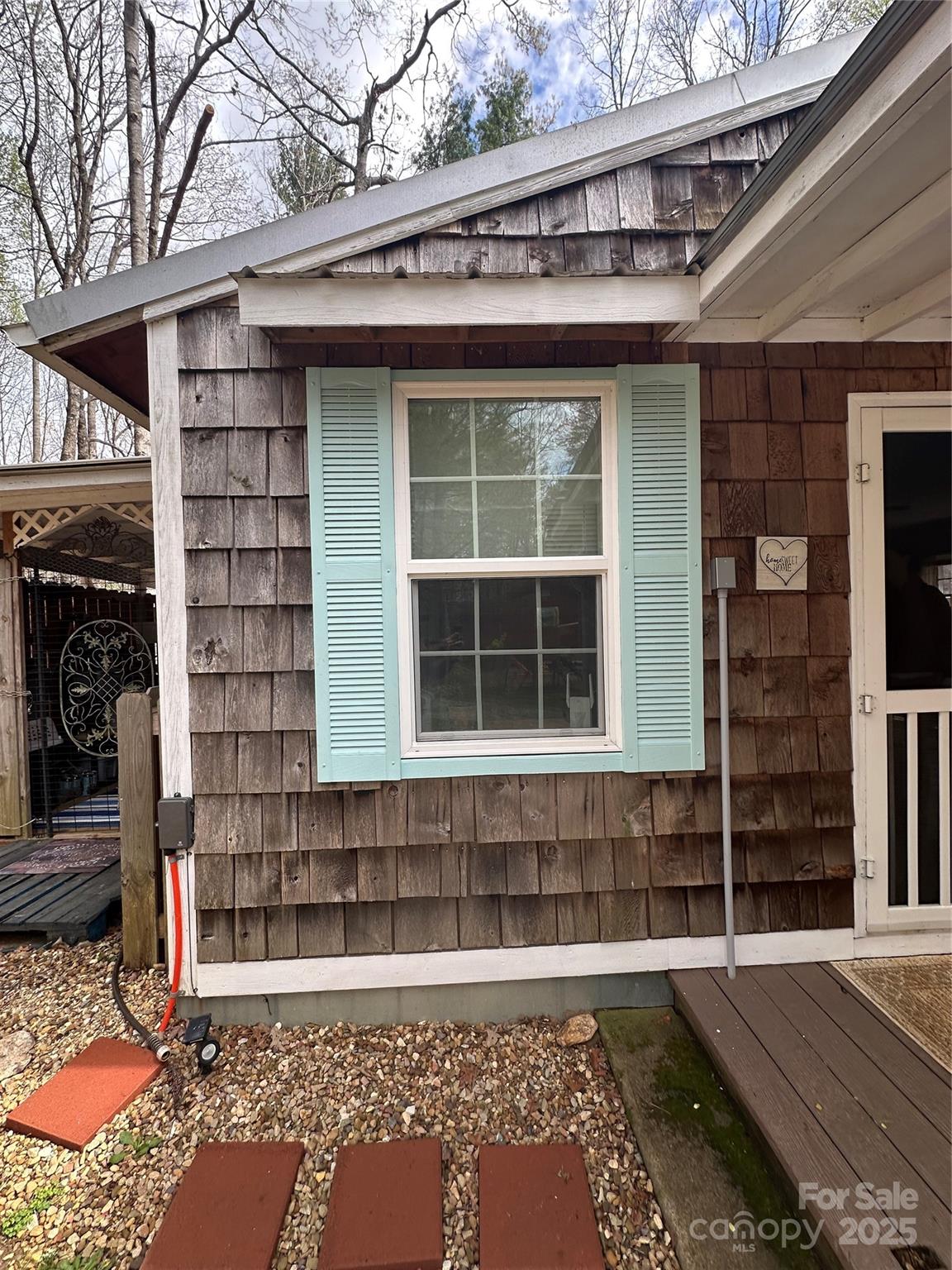77 Pine Road