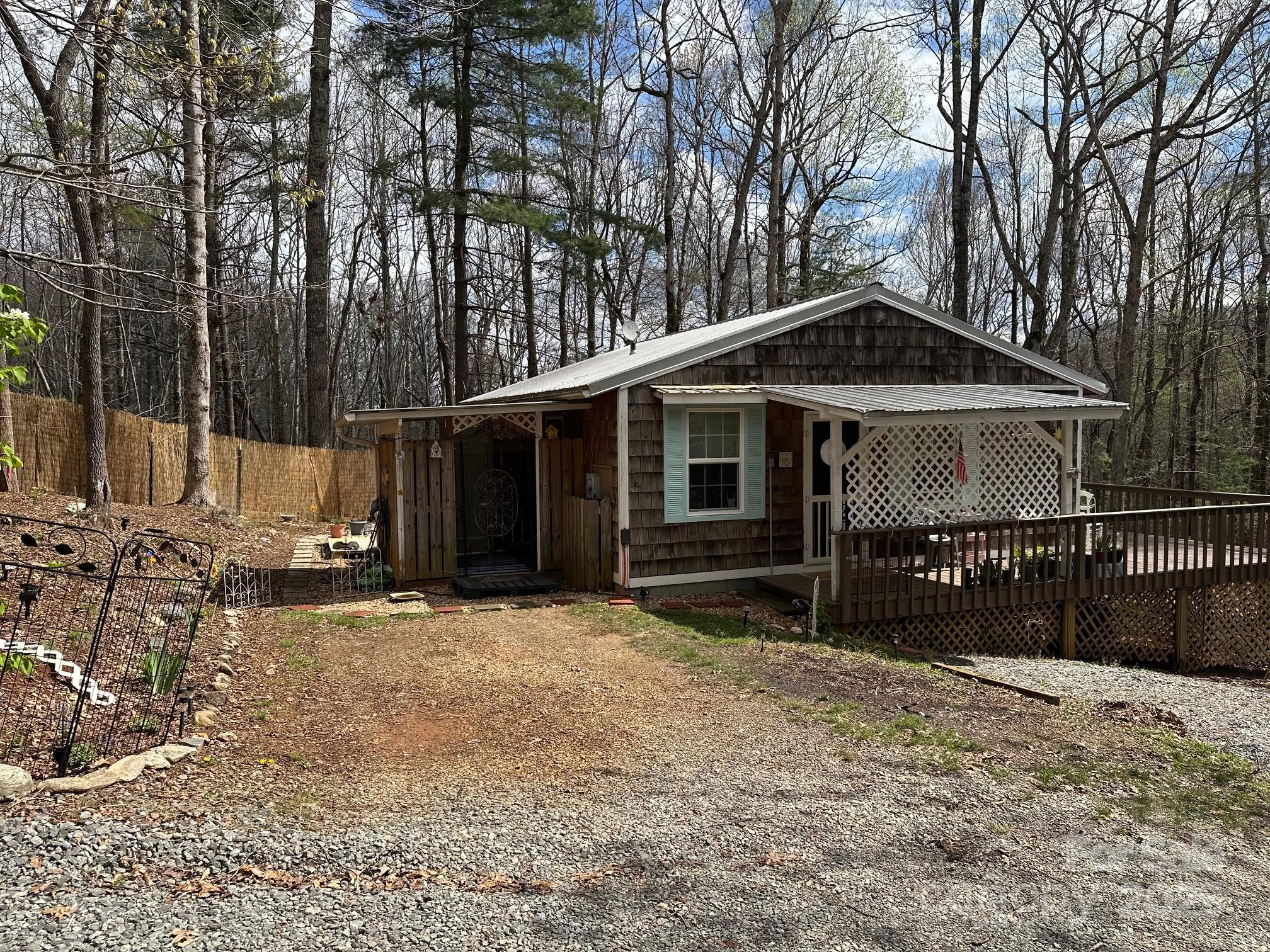 77 Pine Road