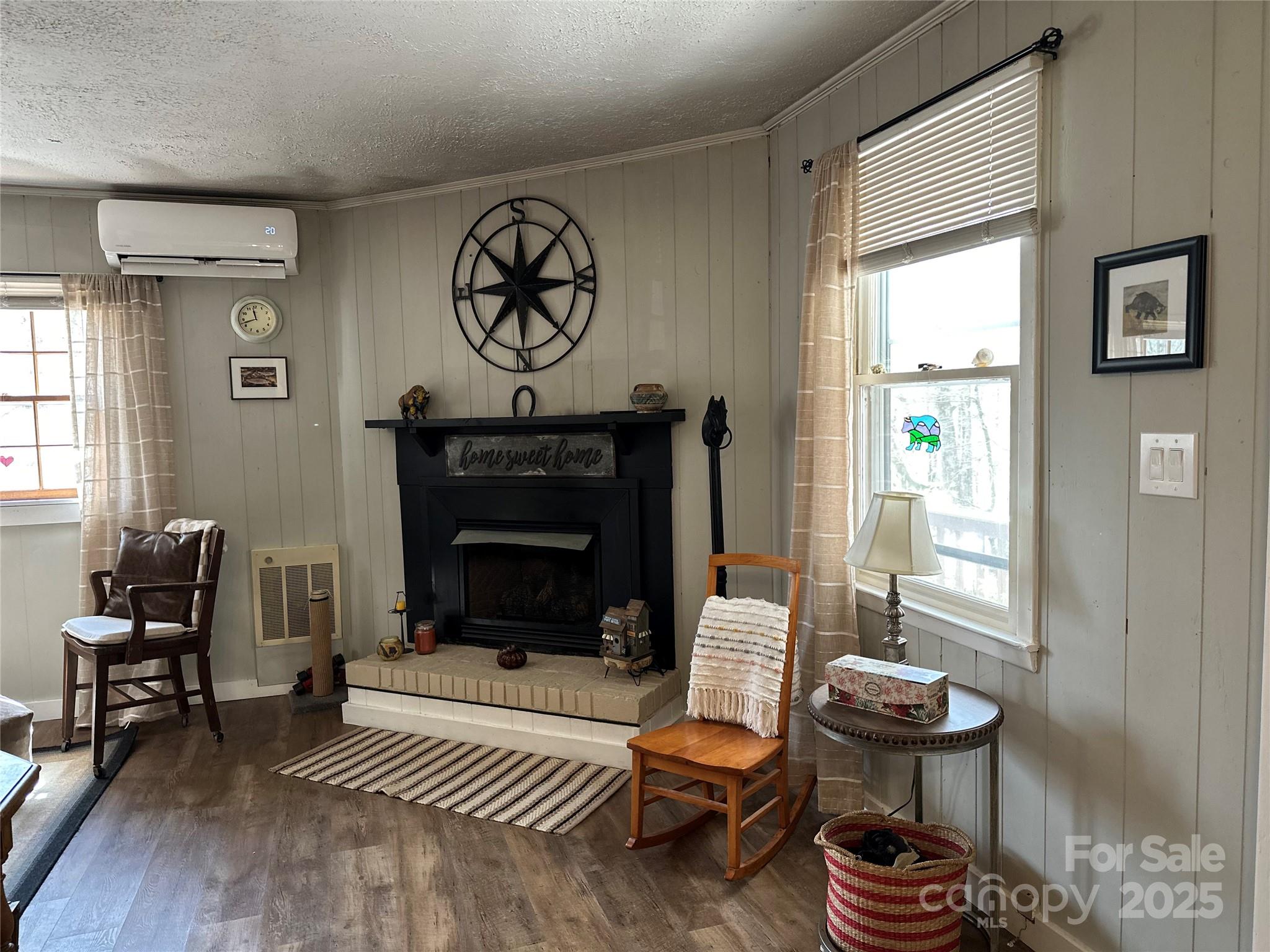 77 Pine Road