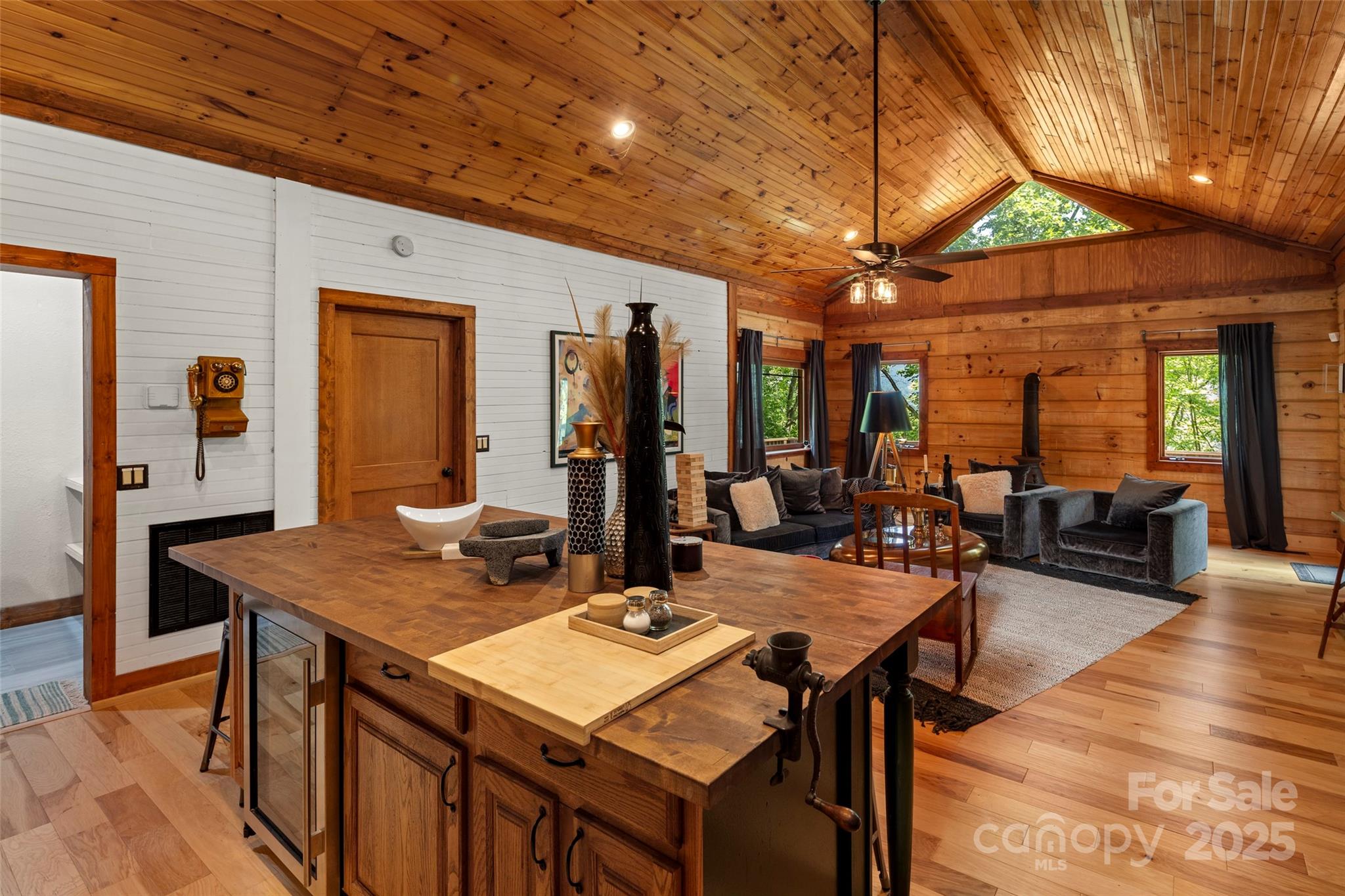 619 Leisure Lane