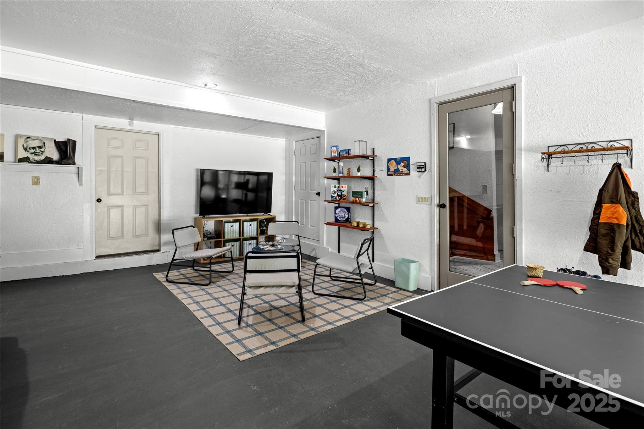 619 Leisure Lane