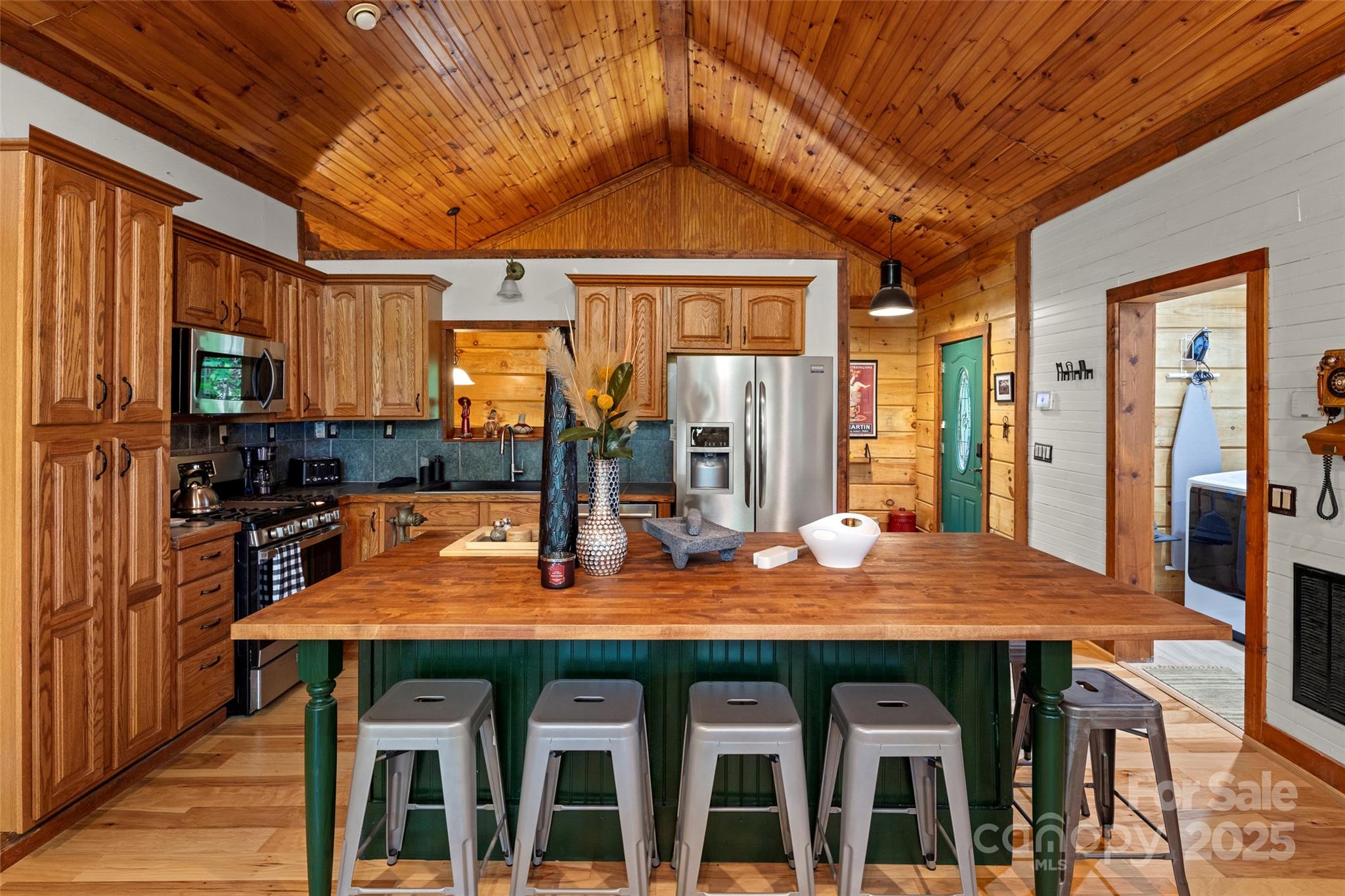 619 Leisure Lane