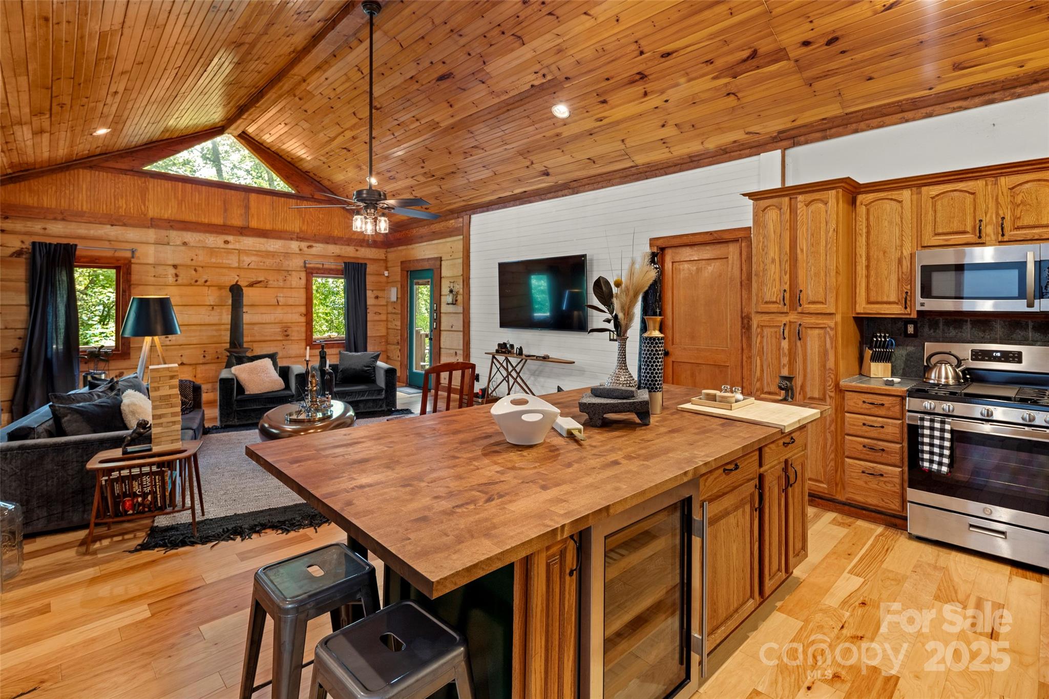 619 Leisure Lane