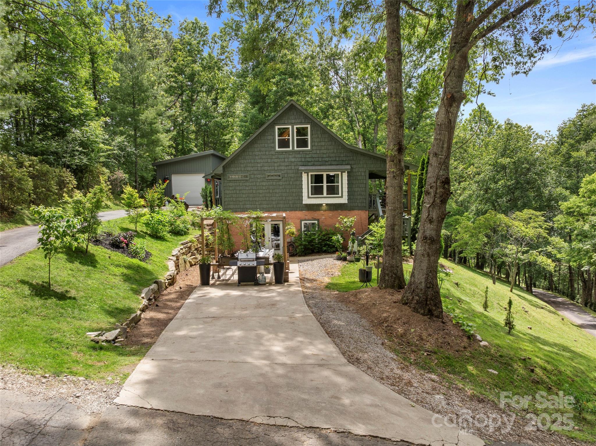 218 Hamlet Drive