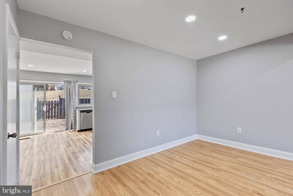 9052 CENTERWAY ROAD