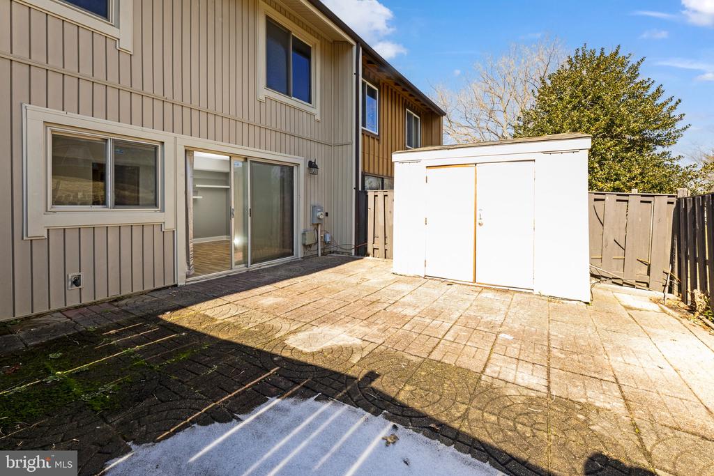 9052 CENTERWAY ROAD