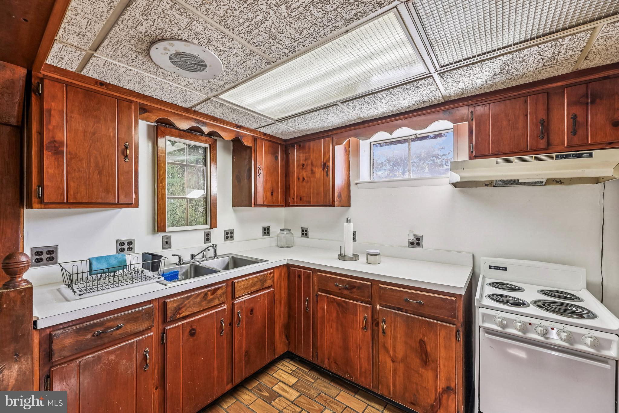 8407 QUINTANA STREET