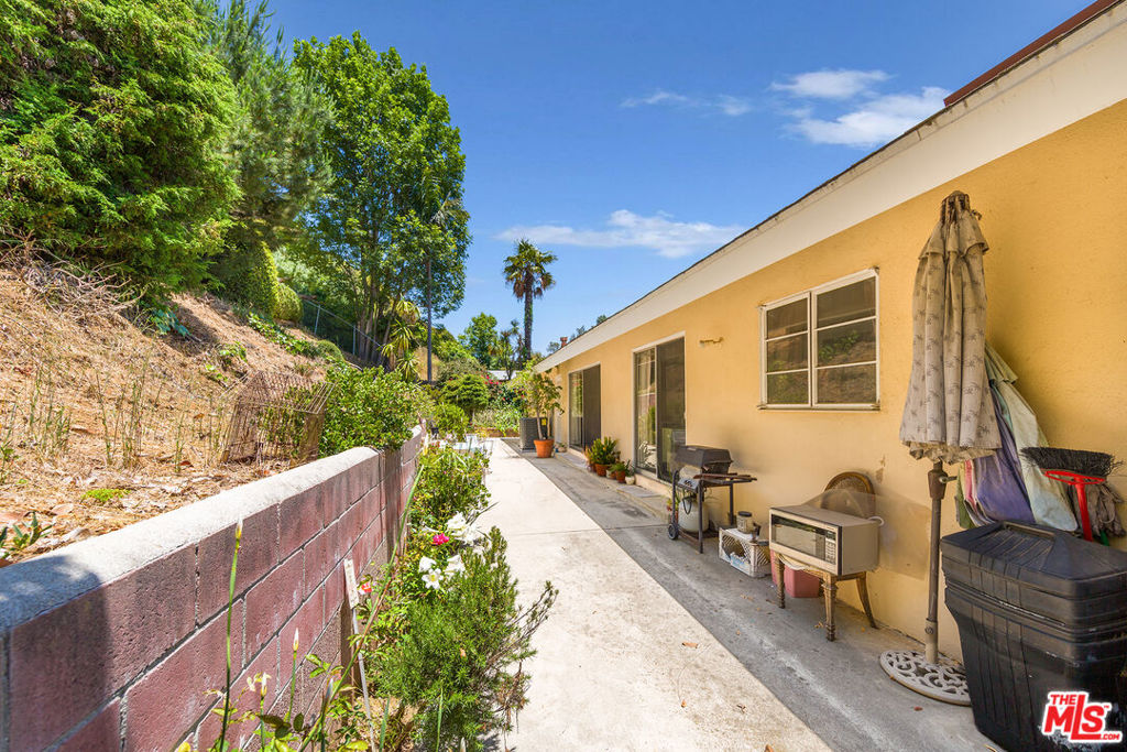 2321 Coldwater Canyon Drive