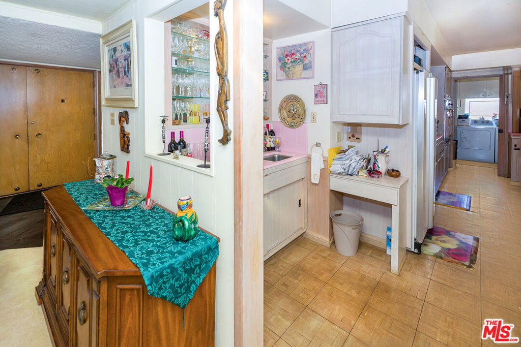 2321 Coldwater Canyon Drive