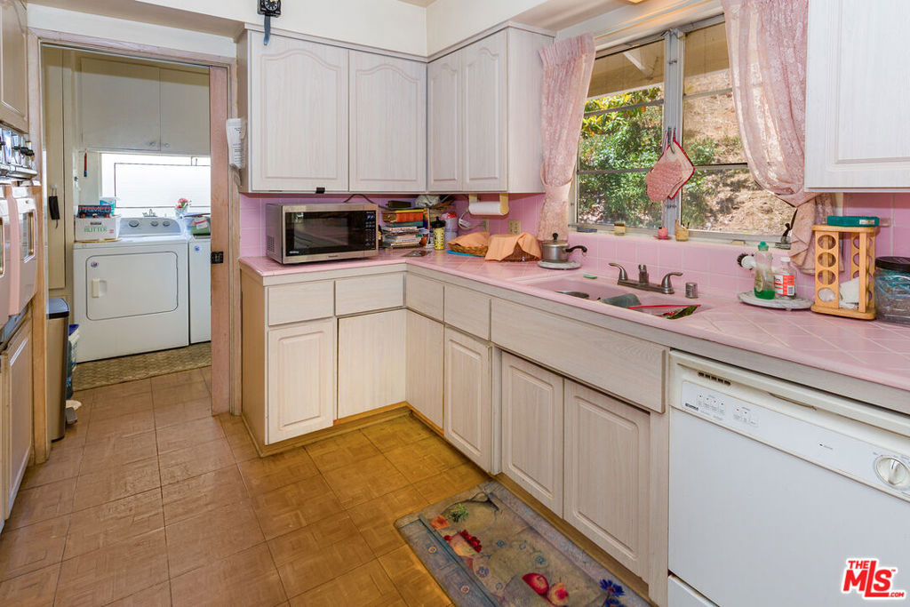 2321 Coldwater Canyon Drive