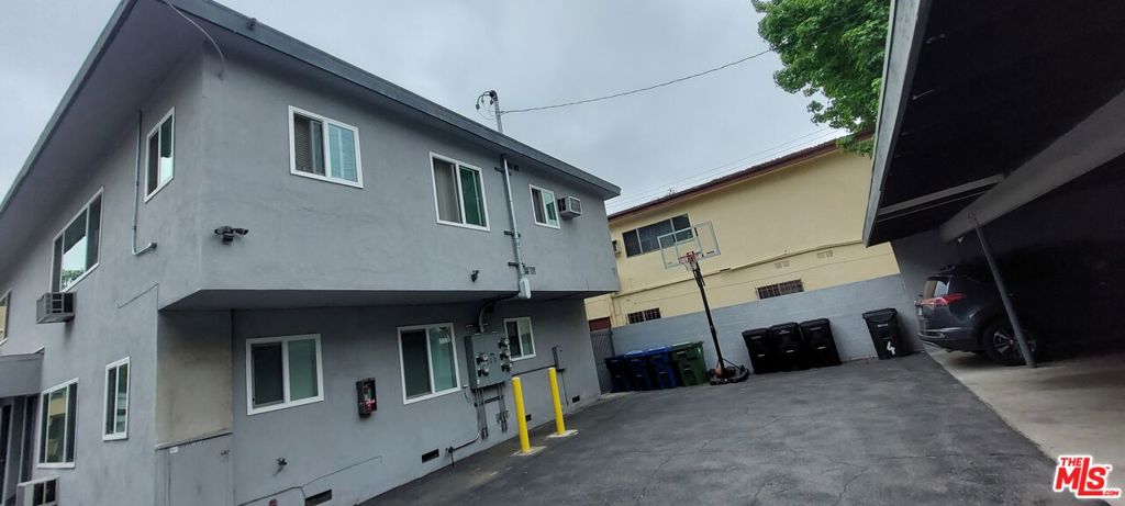 10717 Bloomfield Street