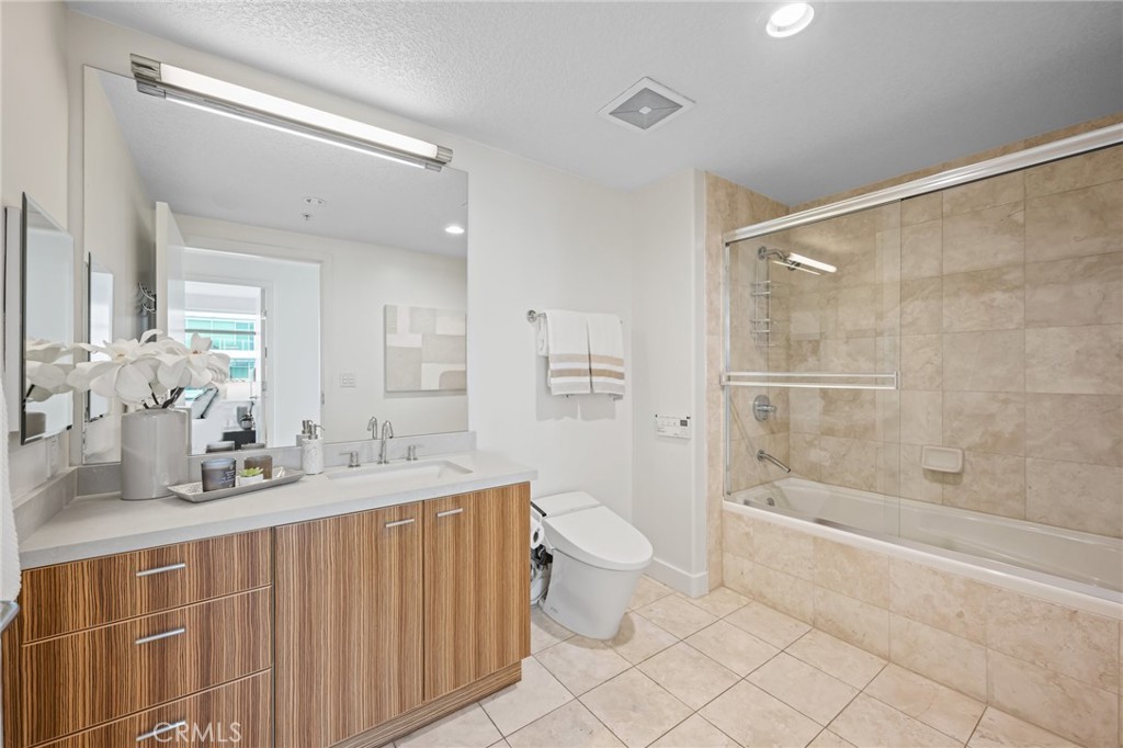 3131 Michelson Drive 1702