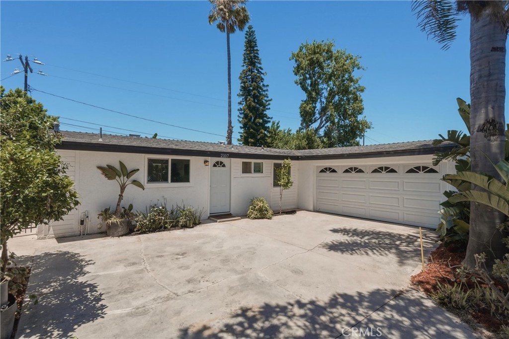 2107 Pomona Costa Mesa Ca Us 92627 Oc26108880