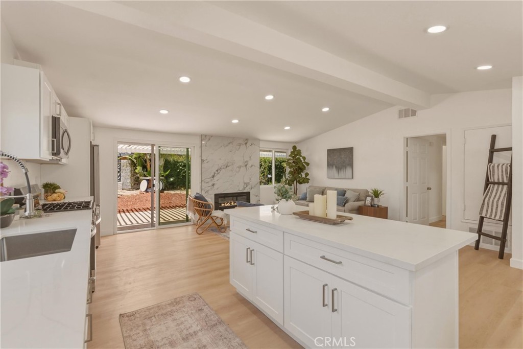 2107 Pomona