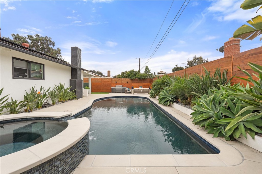 2422 S Salta Street