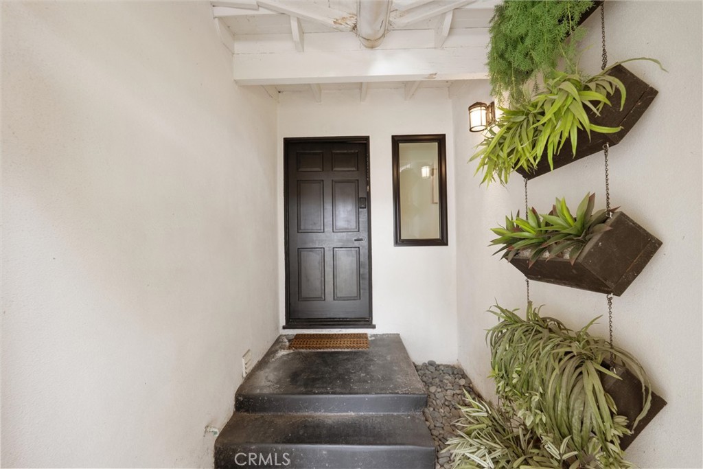 2422 S Salta Street