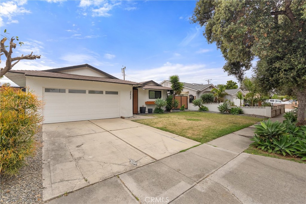 2422 S Salta Street