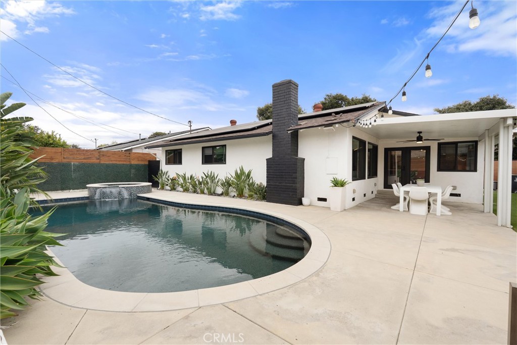 2422 S Salta Street