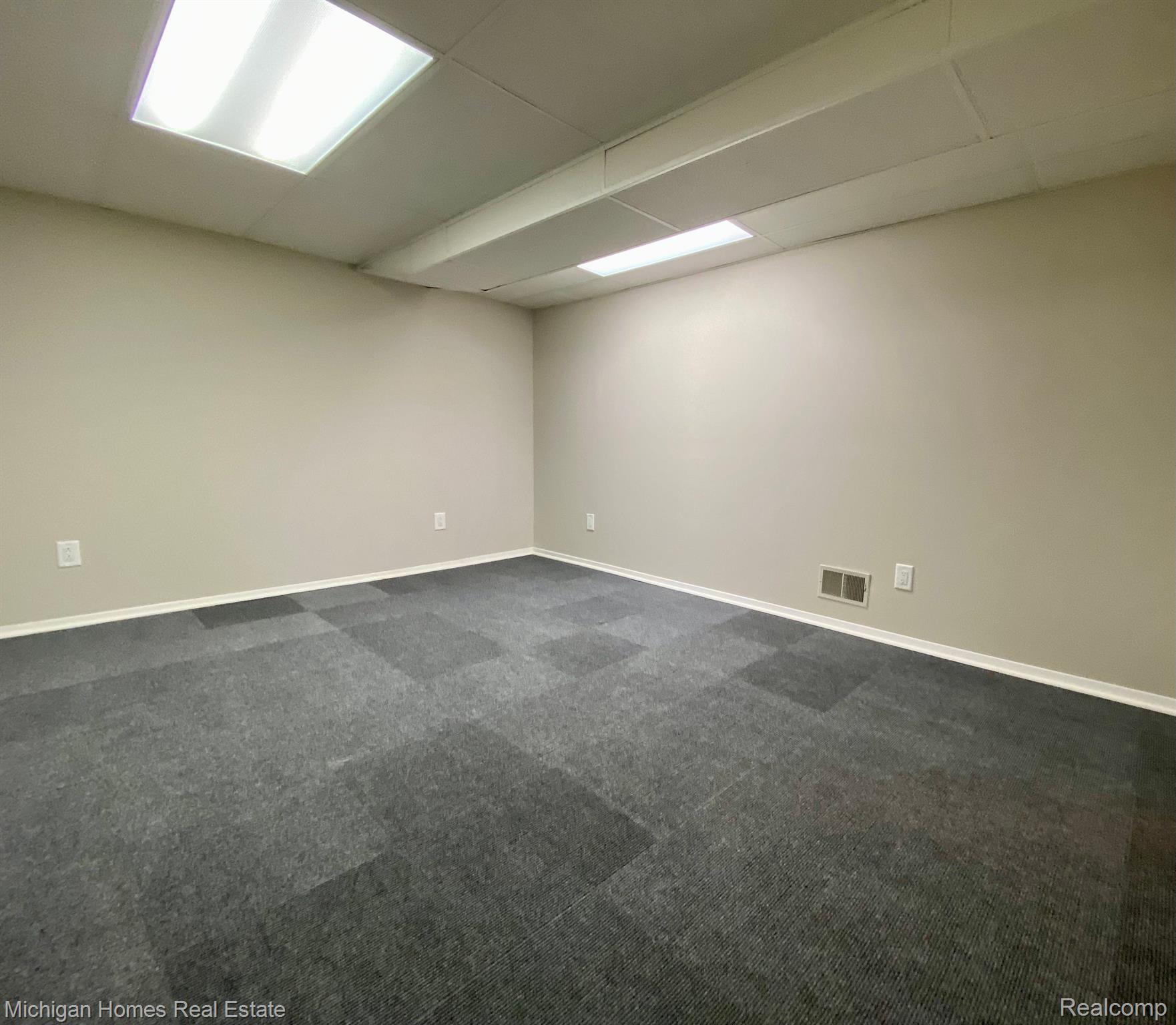 44784 HUNTINGTON Drive
